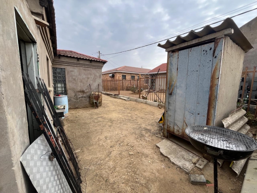3 Bedroom Property for Sale in Selosesha Free State